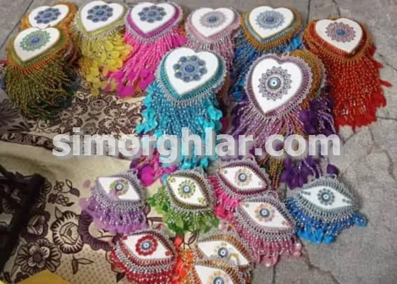 آویز نمک تزیین شده با پولک و مهره های رنگی در طرح های مختلف